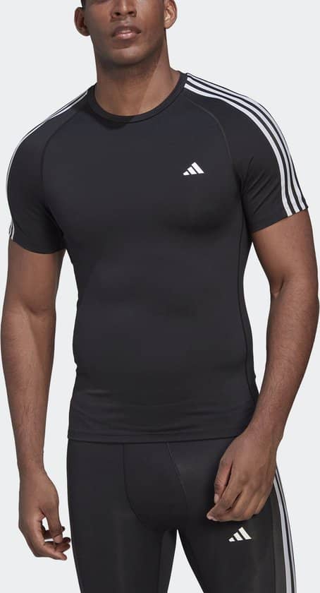 adidas Performance Techfit 3-Stripes Training T-shirt. Slim Fit pasvorm