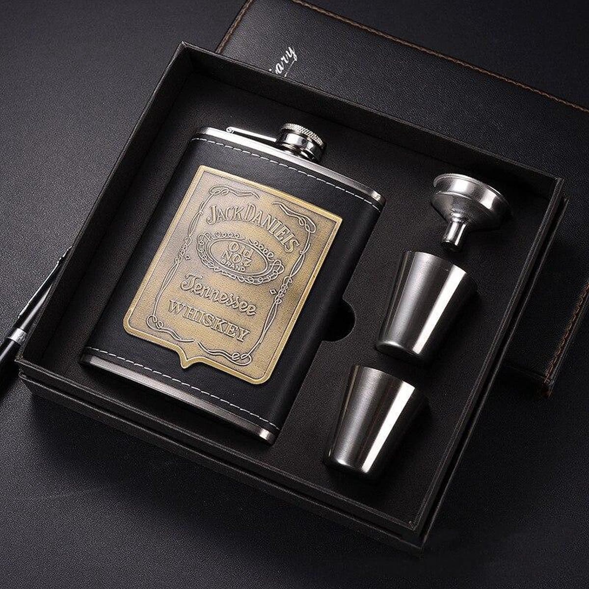 Jack Daniels Whiskey Goud RVS Heupfles Gift Set. Voor de whiskey liefhebbers